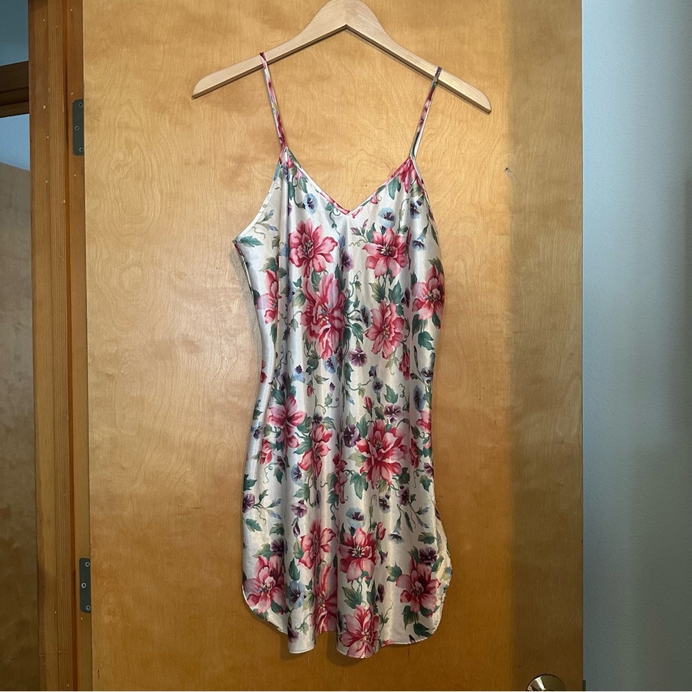 Vintage Slip Nightgown Floral - Medium - Private Luxuries